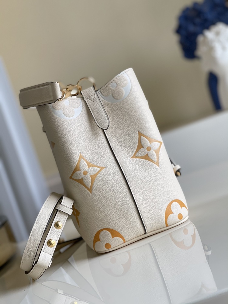 LV BB Monogram Empreinte Monogram Giant  size 20 x 20 x 13