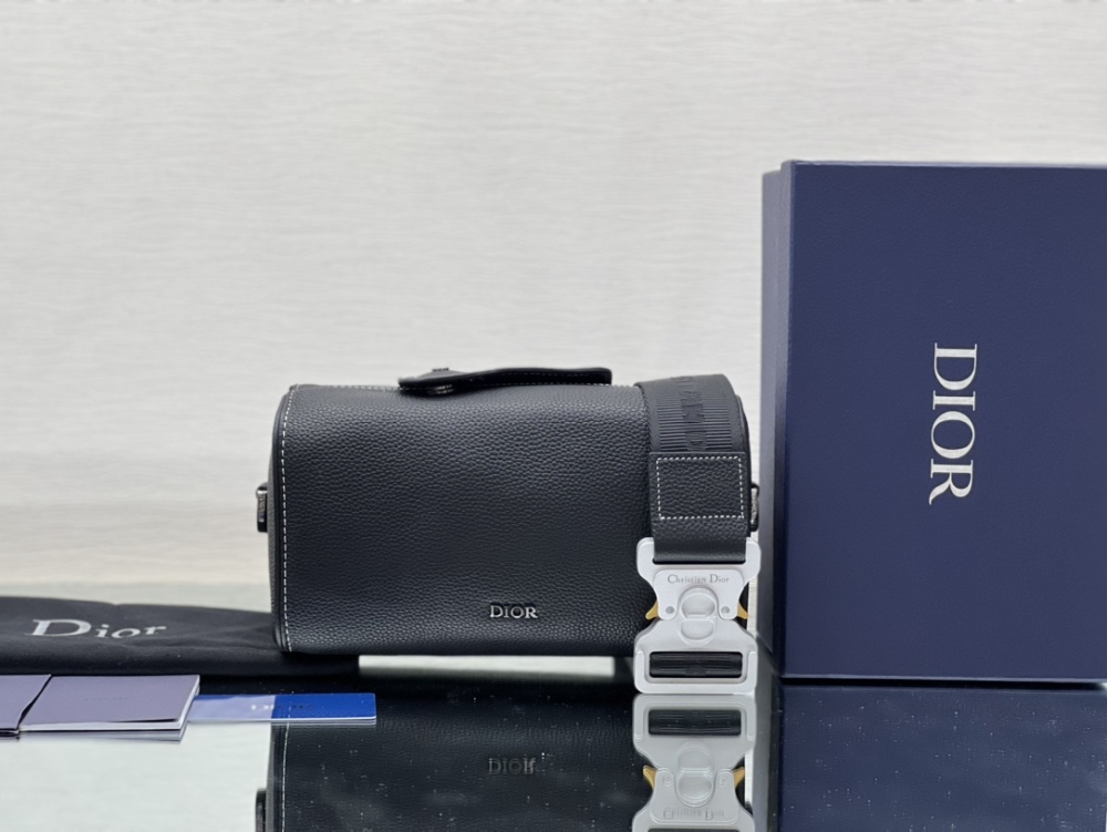 Dior man's Black Lingot 26