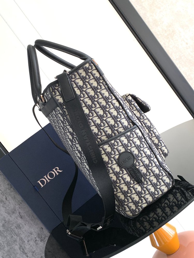 Dior man's Oblique tote bags