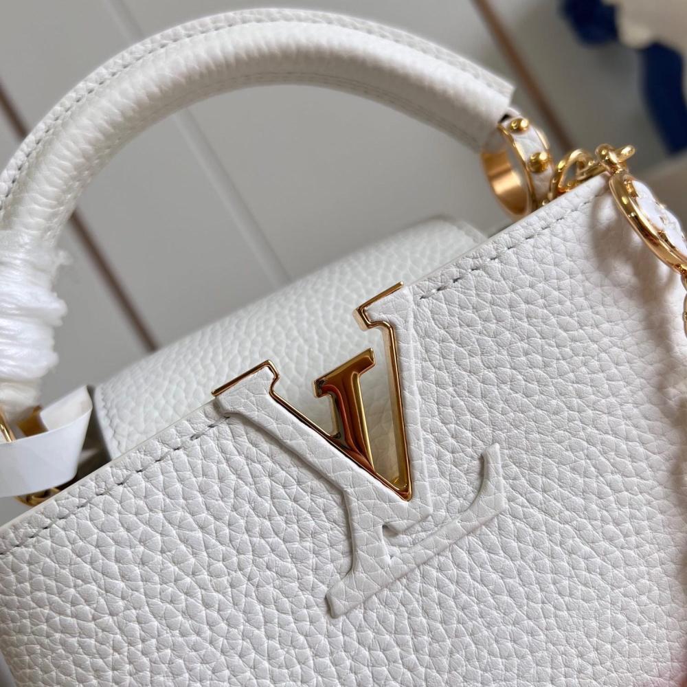 LV  CAPUCINES MM M22375 white