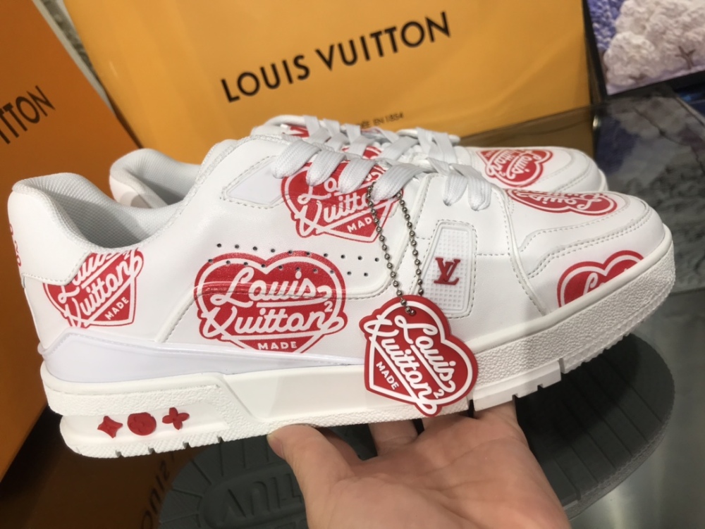 LV flats LV size  LV运动鞋