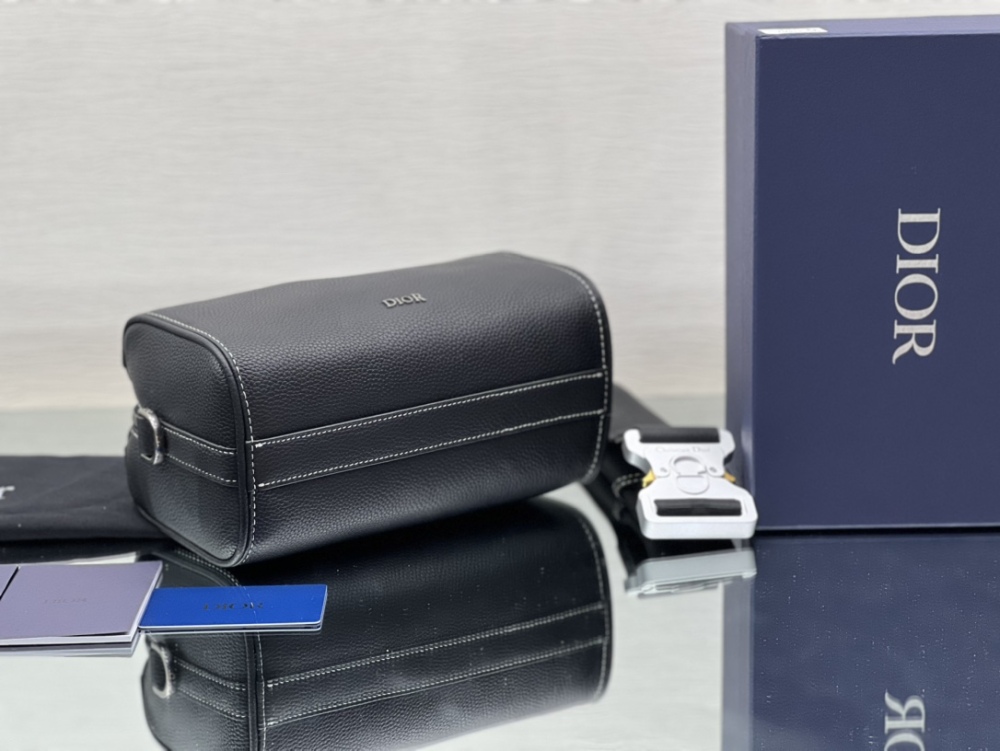 Dior manbag