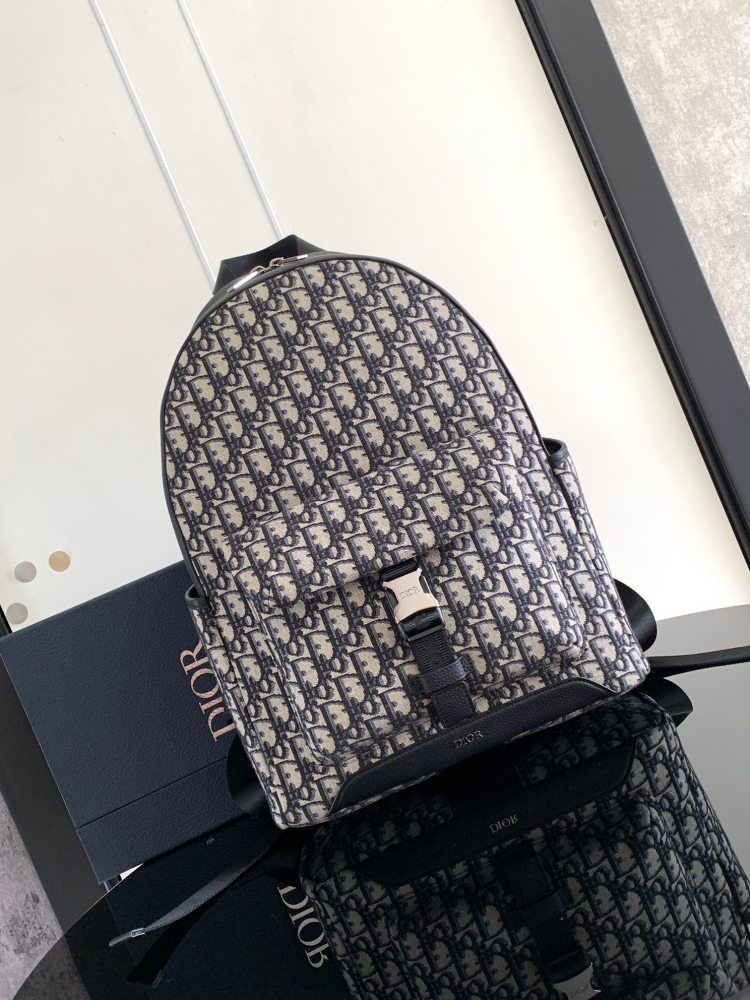 Dior man's Oblique backpacks