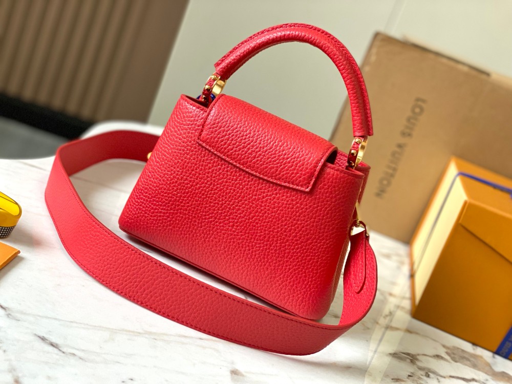 LV Capucines Mini M59433 red