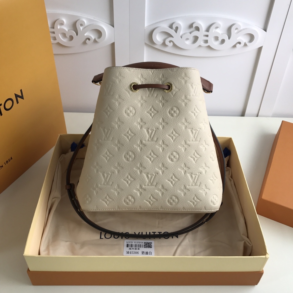 LV Monogram Empreinte Bucket Bags  size 26x26x17.5