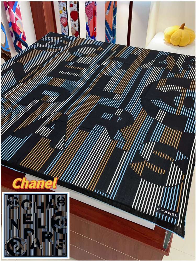 CHANEL Scarf