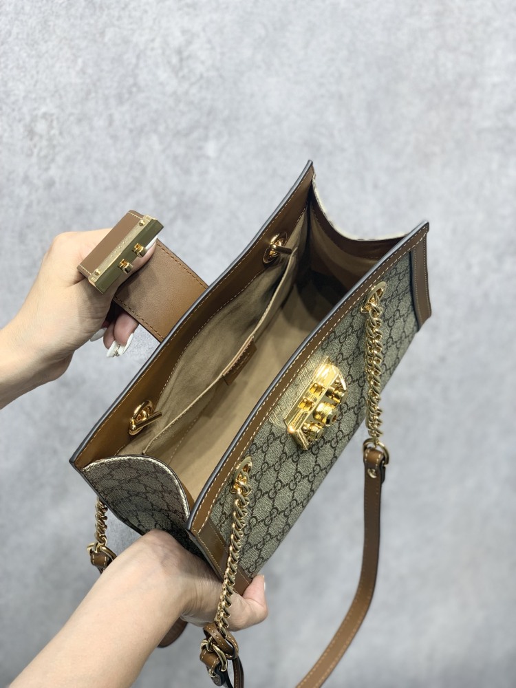 Gucci  size 26*18*10