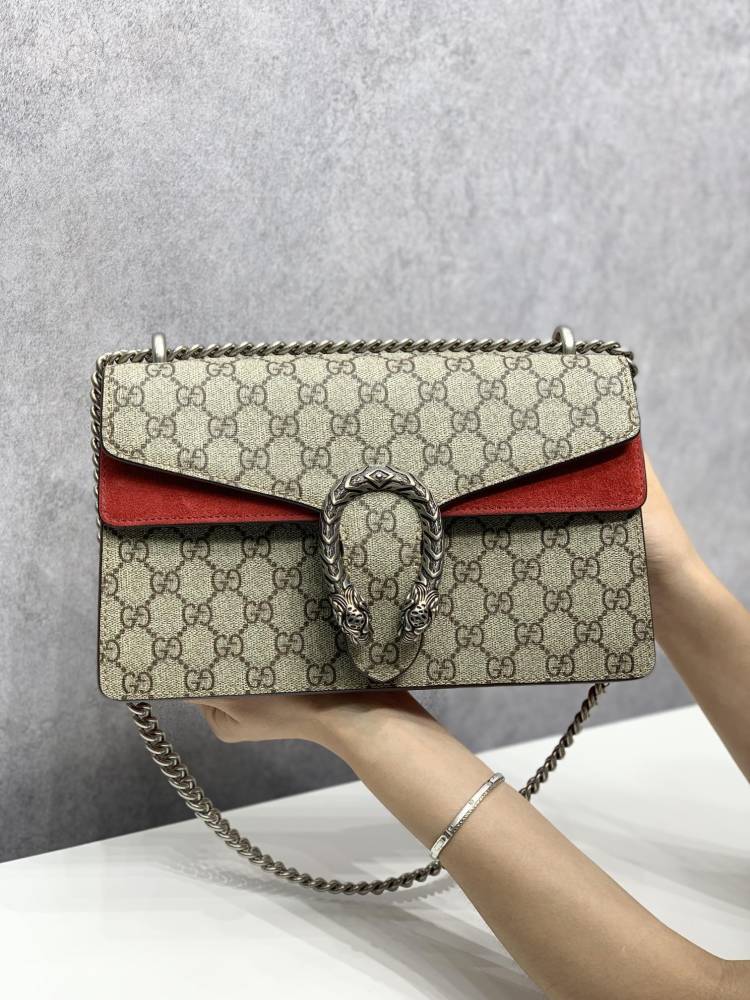 Gucci  size 28*18*9