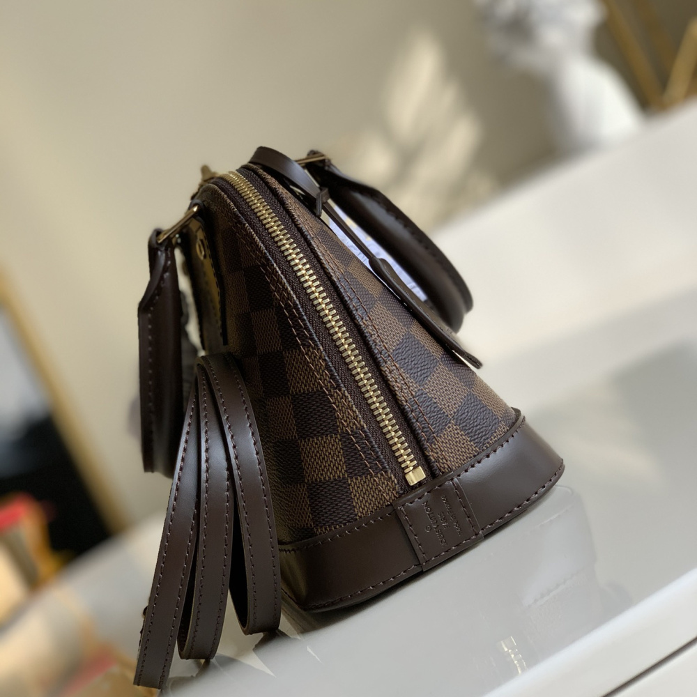 Louis Vuitton  Alma  BB  N41211