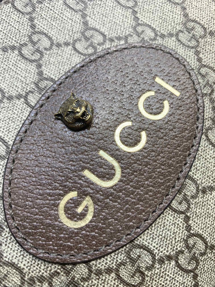 Gucci GG Supreme  size 24*15*7.5