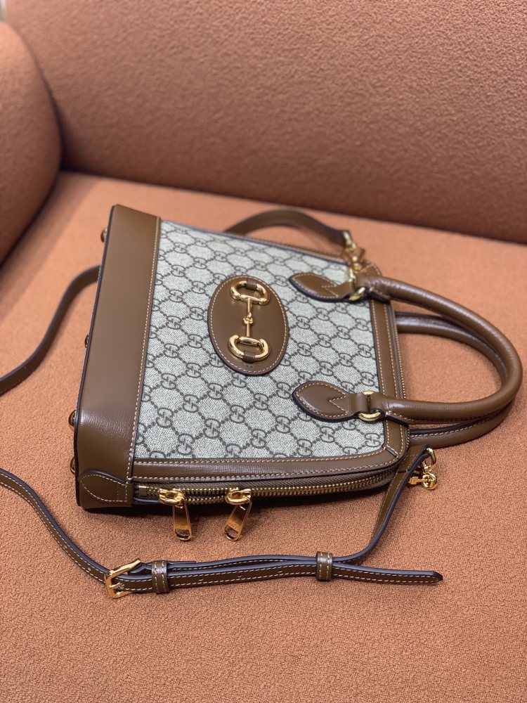Gucci  size 25x9x23