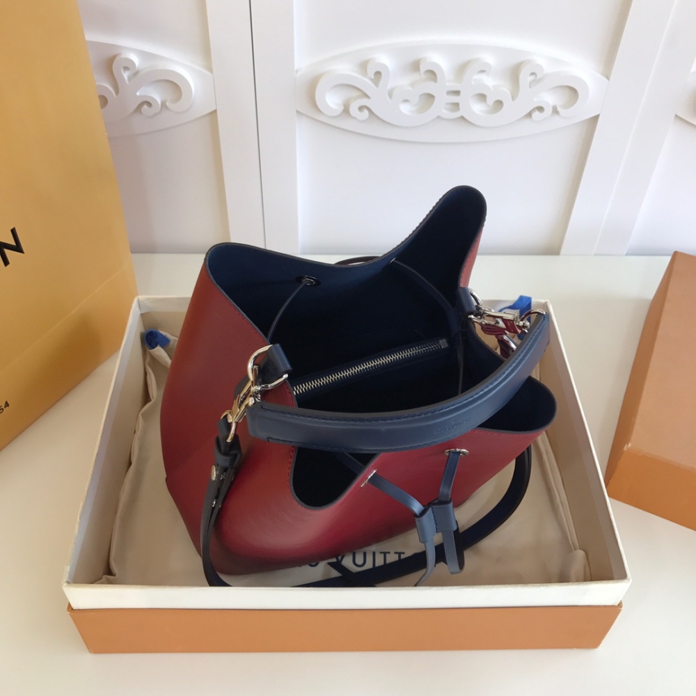 LV cm  size 26.0 x 26.0 x 17.5
