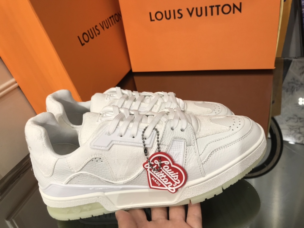 LV flats LV size  LV运动鞋