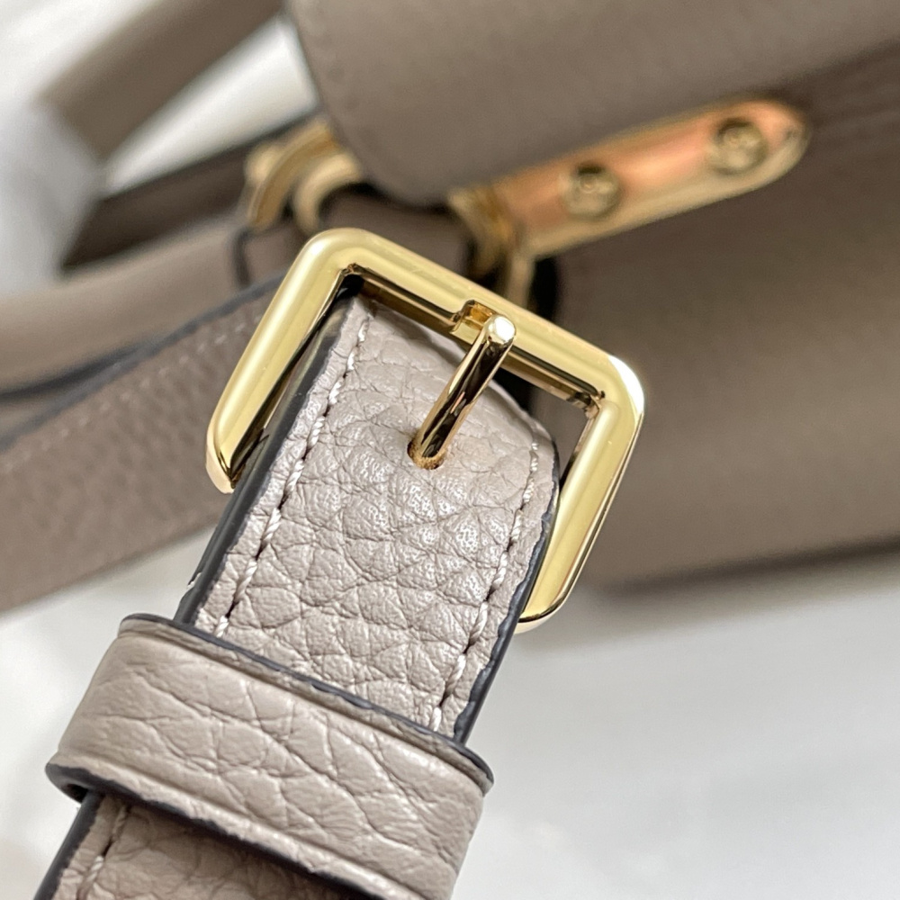 Louis Vuitton Capucines BB M94634