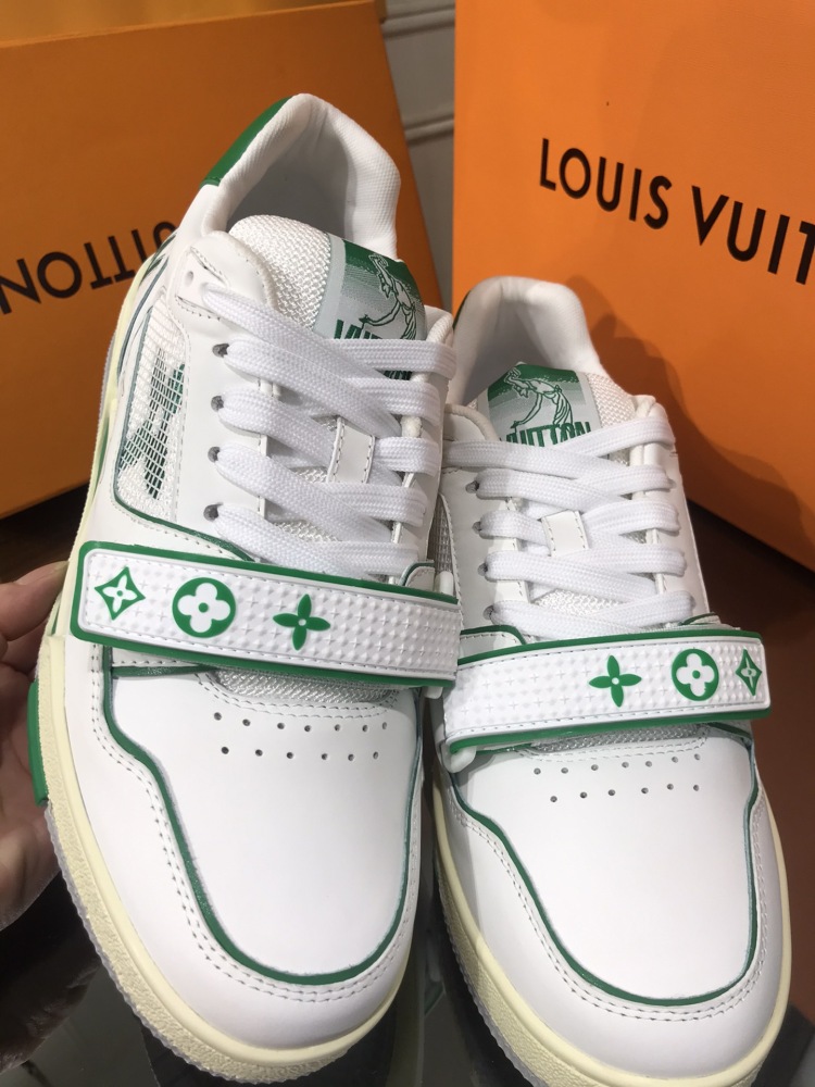 LV flats Lv Size  LV运动鞋