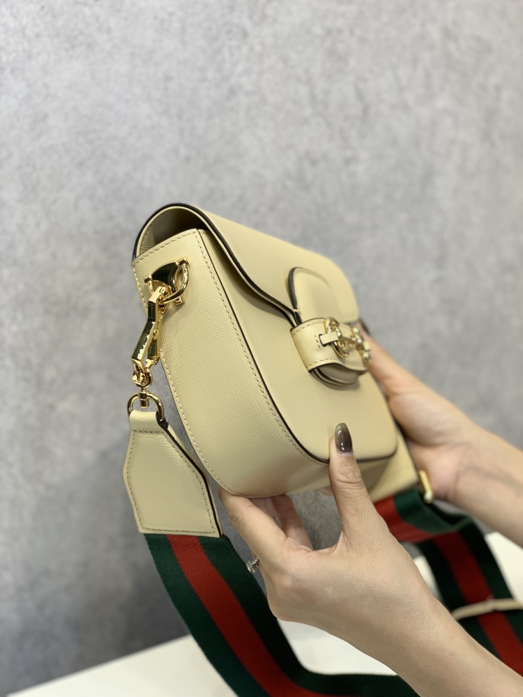 Gucci  size 20.5*14*5