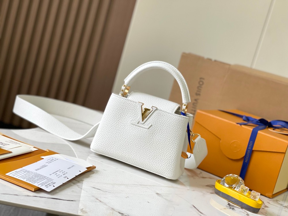 LV Capucines Mini M59433 white