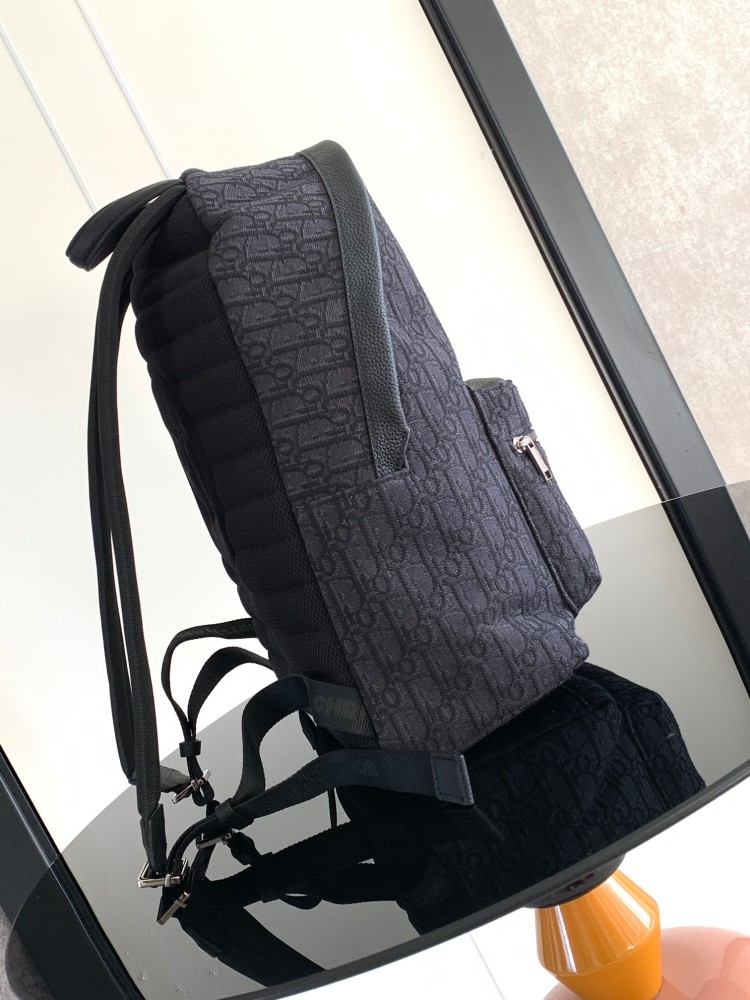 Dior man's Oblique backpacks