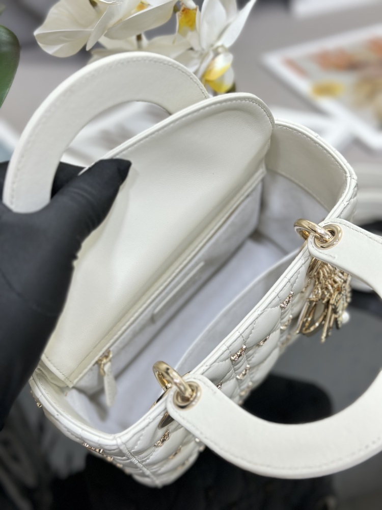 Dior Handmade bag Lady Dior  size 20 x 17 x 8