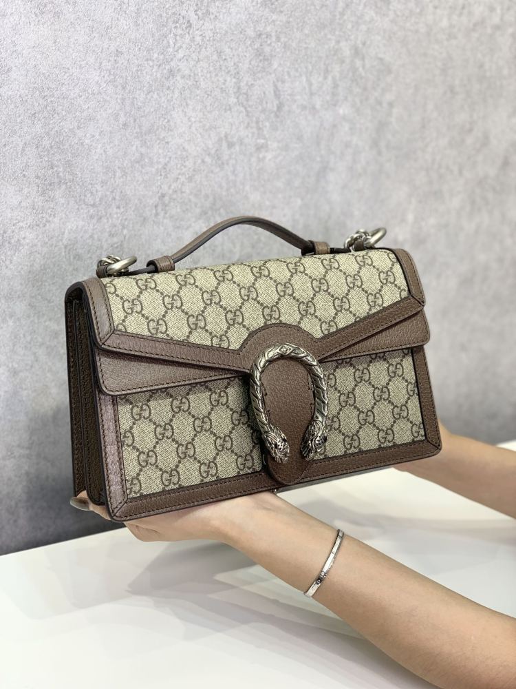Gucci  size 28*17*9
