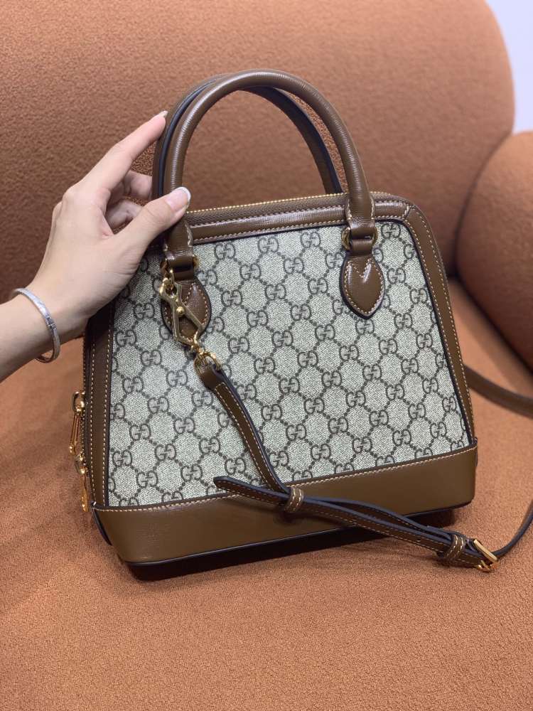 Gucci  size 25x9x23