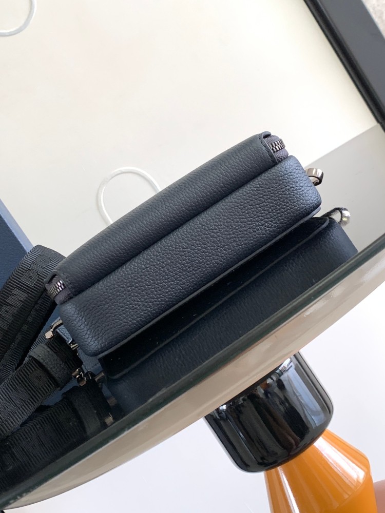 Dior manbag