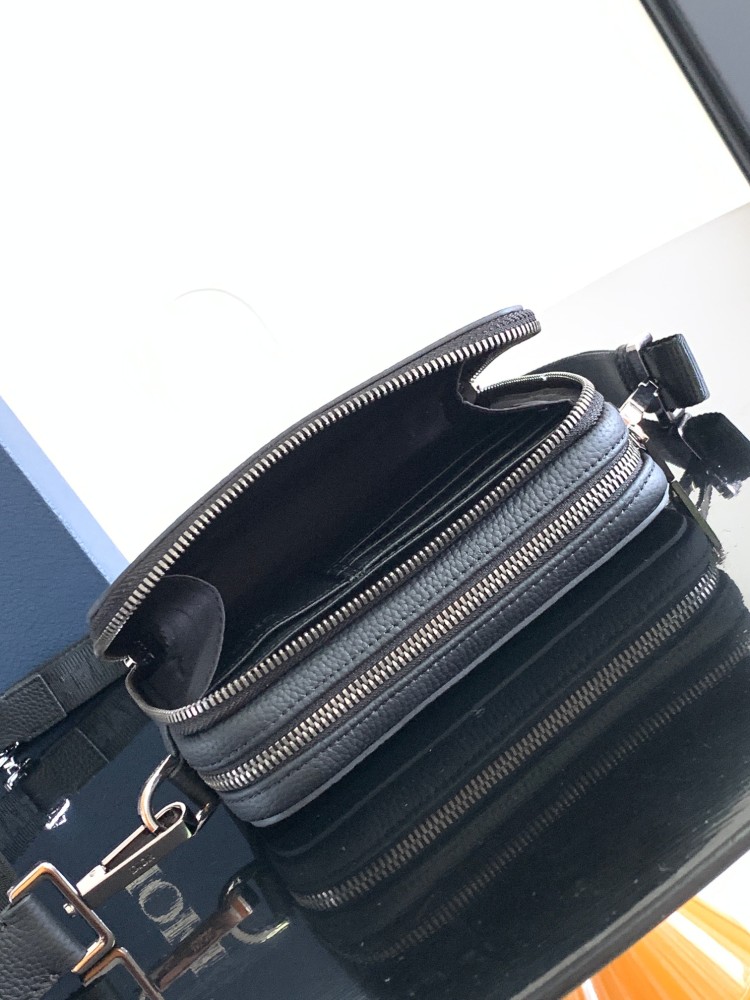 Dior manbag