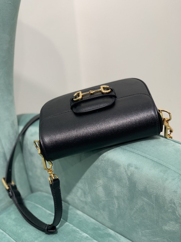 Gucci  size 20.5*14*5