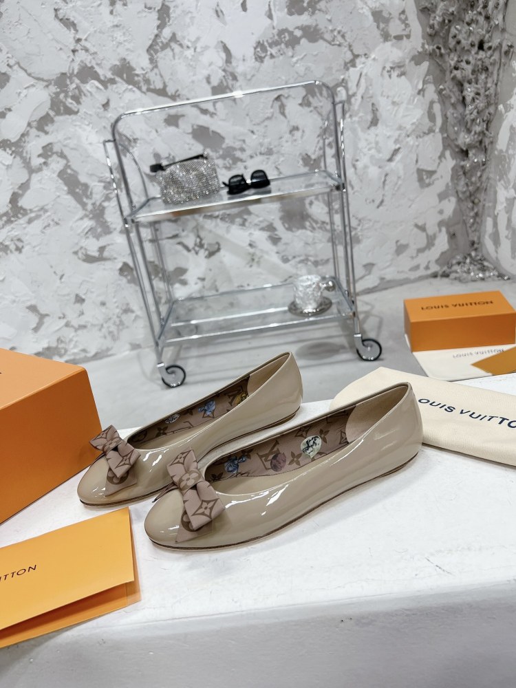 LV high heels Size  LV单鞋