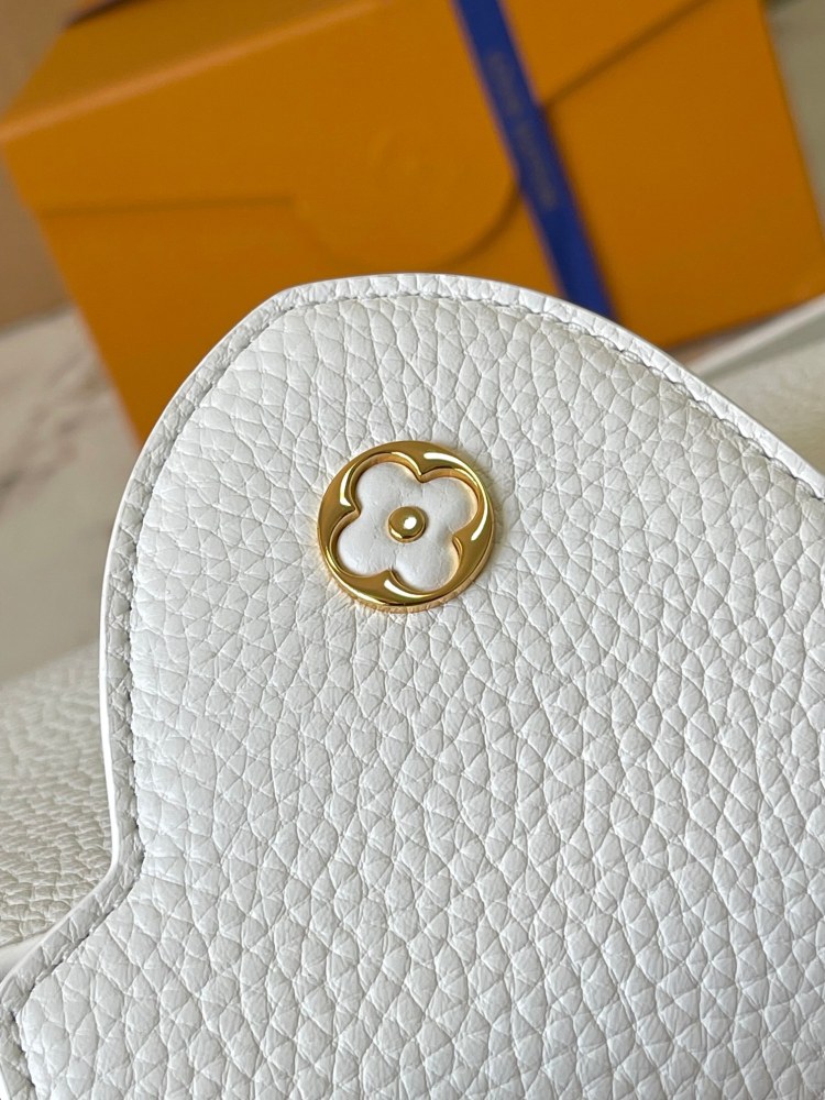 LV Capucines