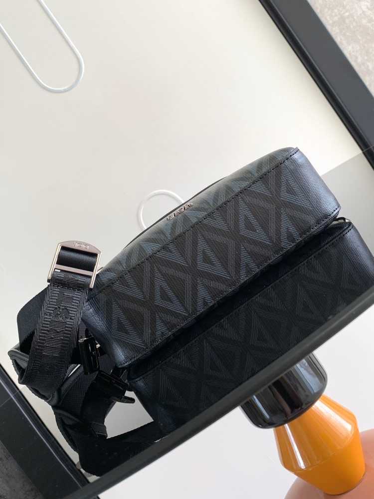 Dior manbag