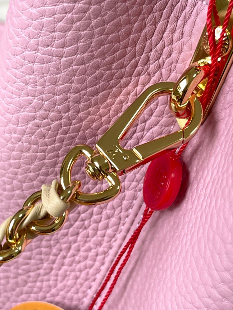 LV Capucines