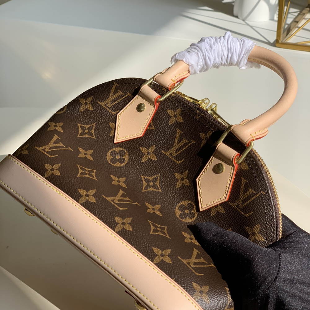 Louis Vuitton  Alma  Monogram M53152