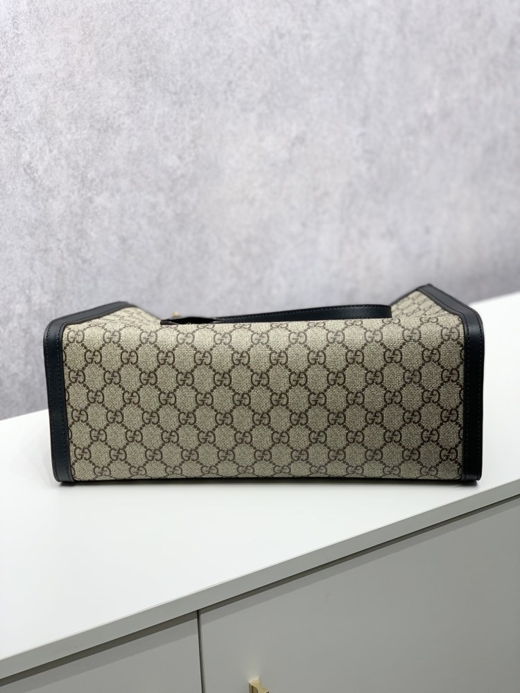 Gucci mini  size 35*24*15