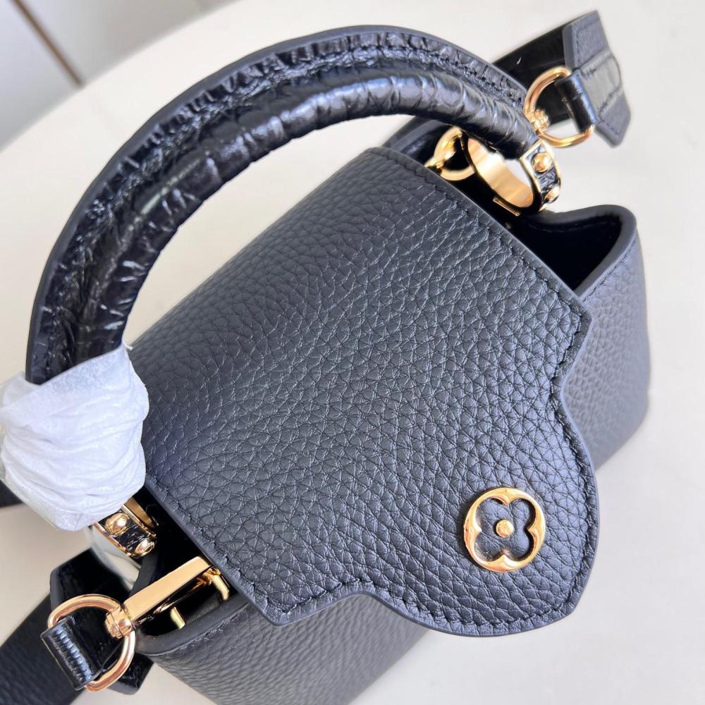 Capucines size cm 21x14x8