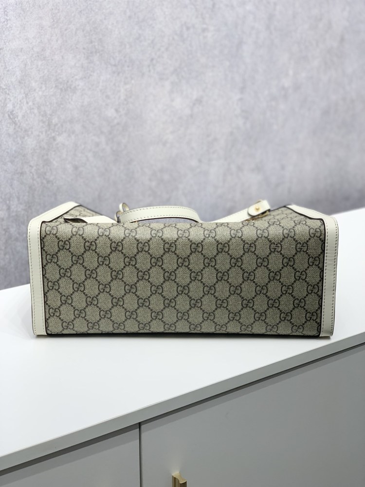 Gucci mini  size 35*24*15