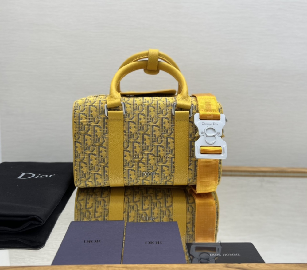 Dior man's Yellow Oblique Lingot 26