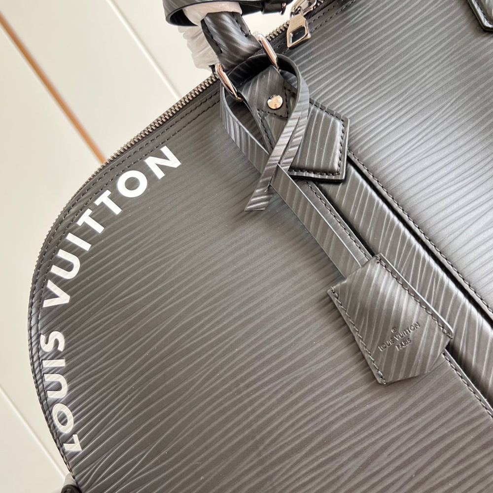 Louis Vuitton  Alma GM Travel red M23102