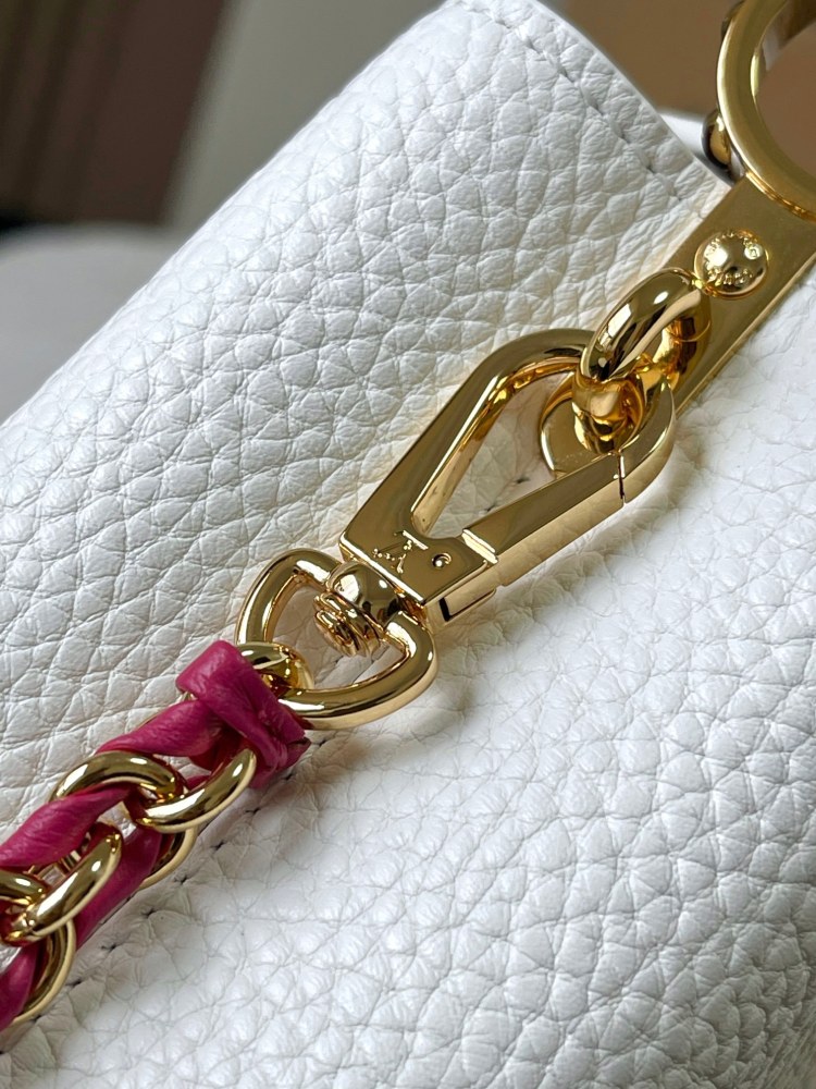 LV Capucines