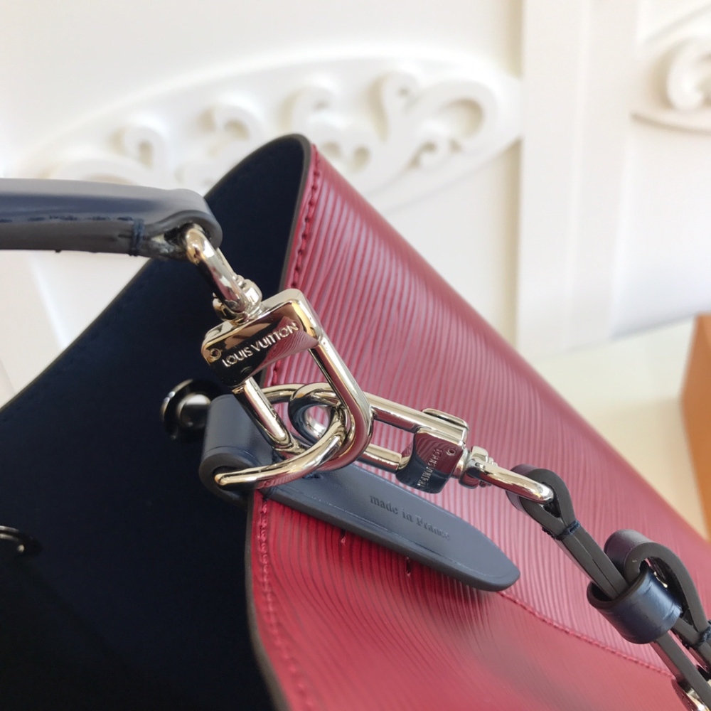LV cm  size 26.0 x 26.0 x 17.5