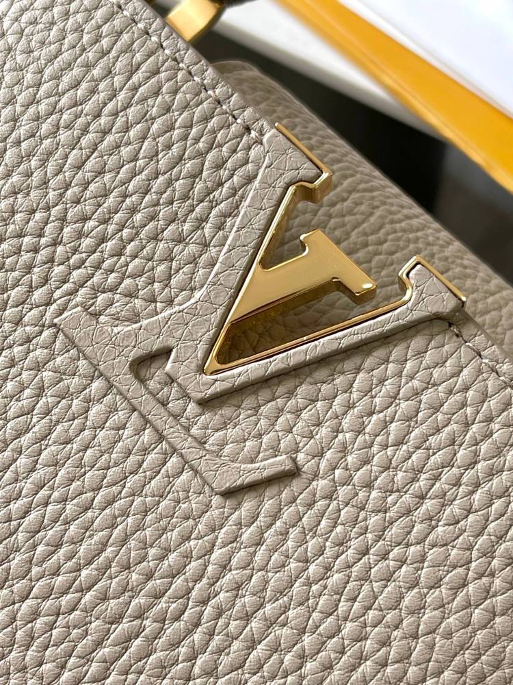 LV Capucines