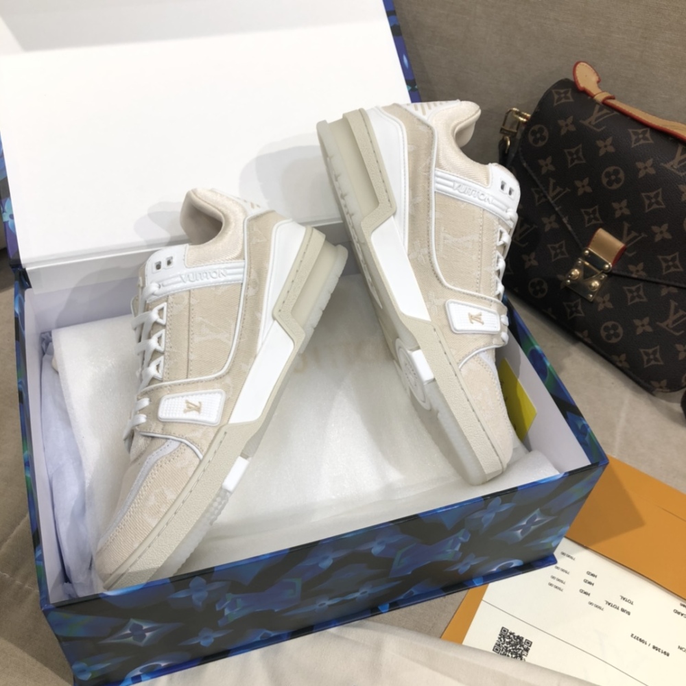 LV flats LV size  LV运动鞋