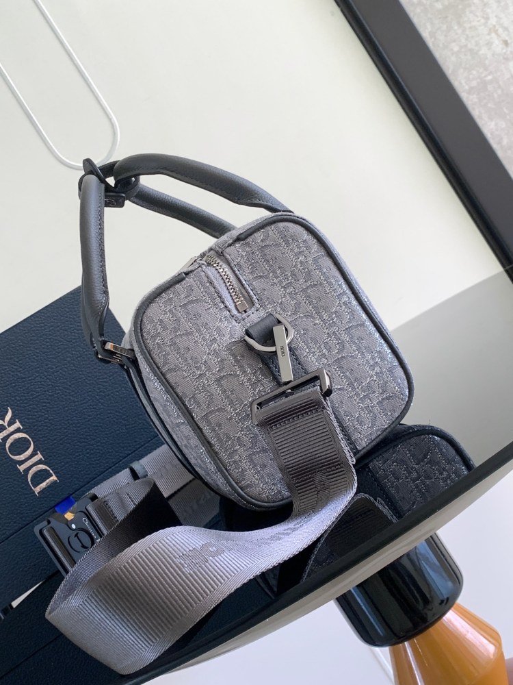 Dior man's Oblique Lingot 26