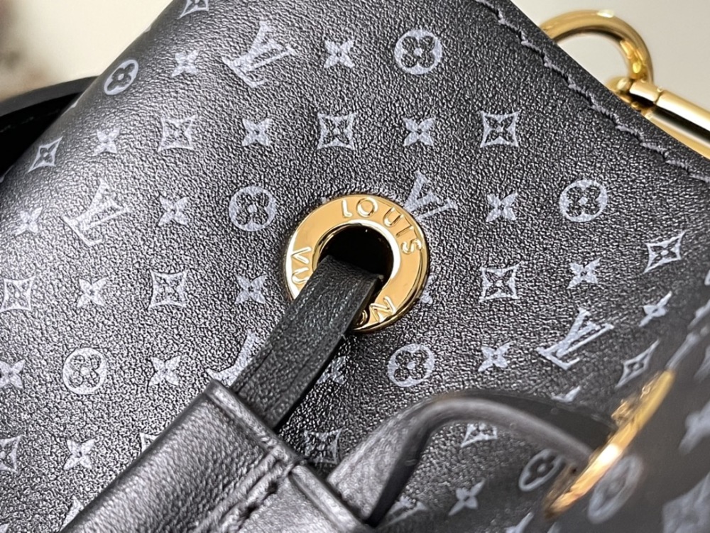 LV BB Nano Monogram Monogram  size 20 x 20 x 13