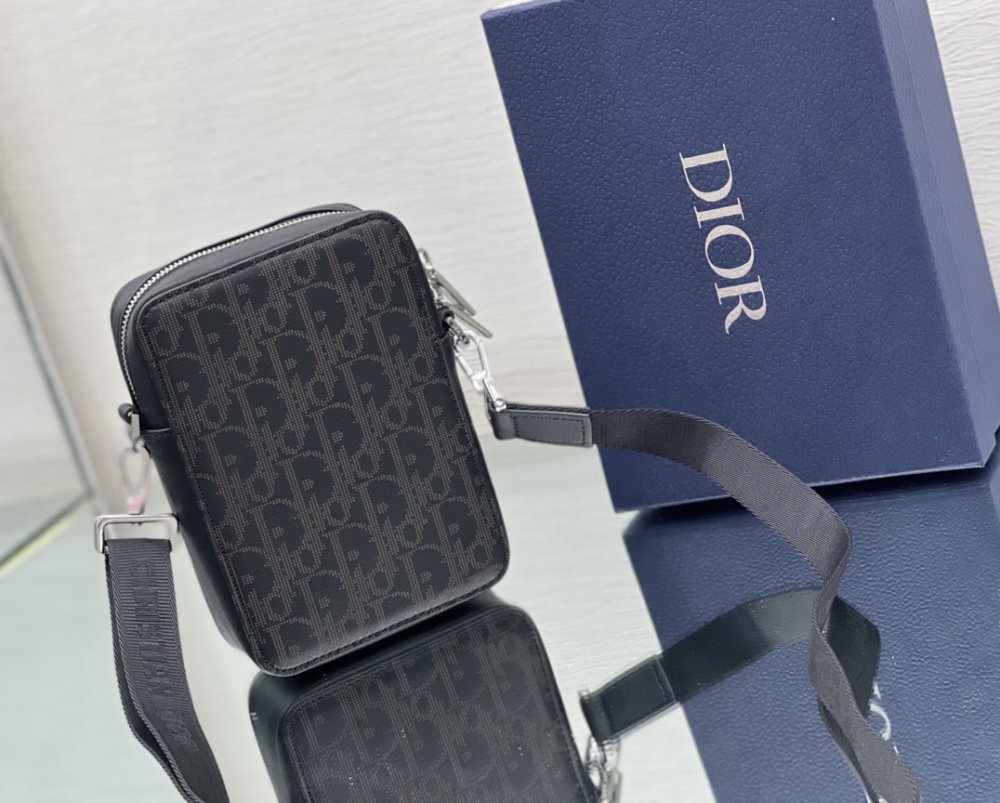 Dior man's Oblique Messenger Bags