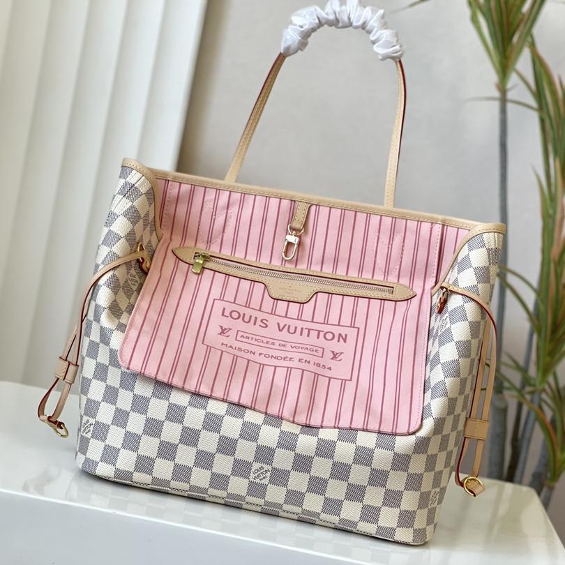 Monogram  size 32x29x17