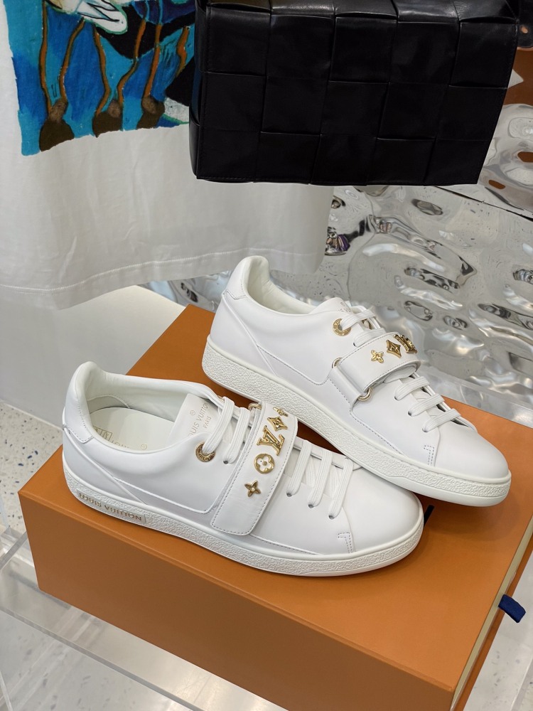 LV flats new arrival  LV运动鞋