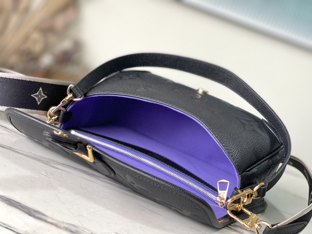 LV BAG cm  size 23 × 16 × 8.5
