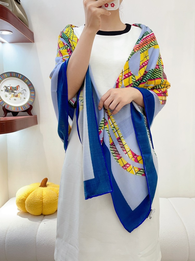 HERMES Scarf