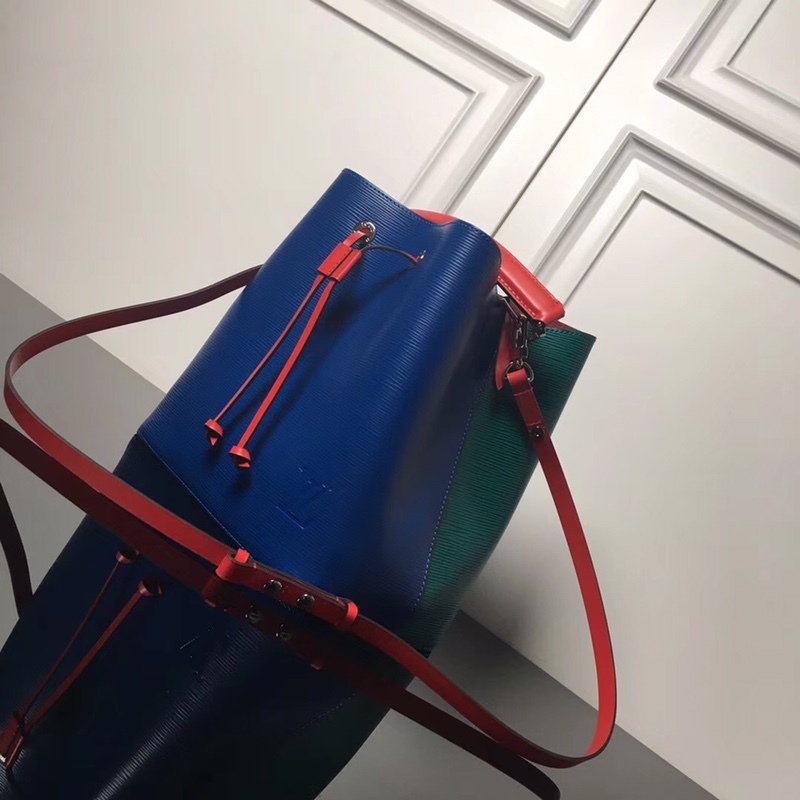 LV Bucket Bags   size 26*26*17.5